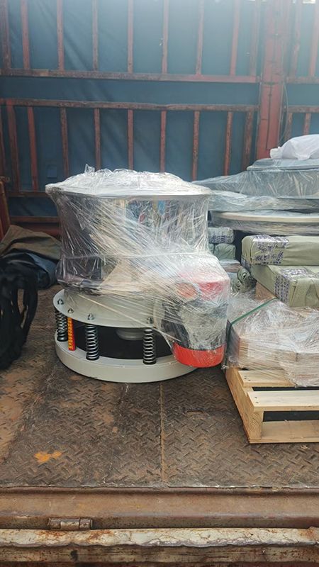 600型直排篩、篩框、網(wǎng)架、膠條等全部發(fā)貨